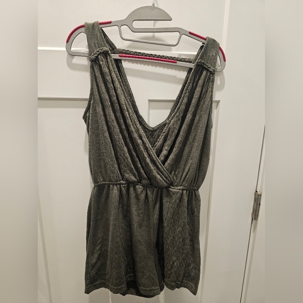Old Navy Olive Green Braided Strap Surplice Romper XS Soft Crinkle Knit Casual